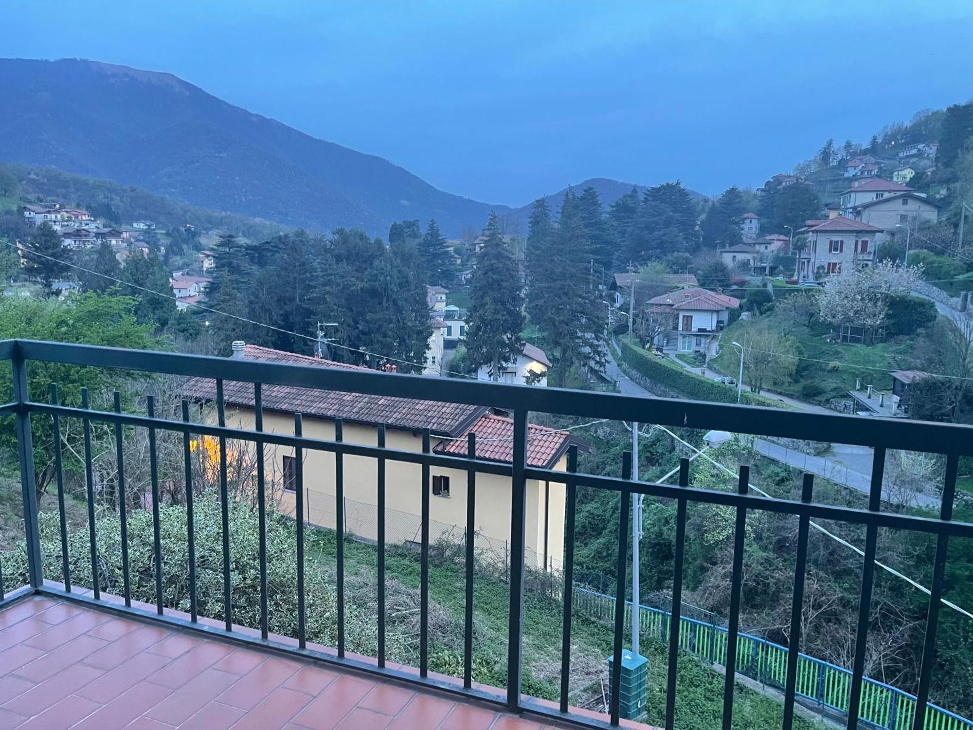Laghi Di Como Appartamento Di Licinia E Mario Asso Kültér fotó